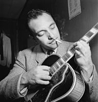 192px-Django_Reinhardt_(Gottlieb_07301)